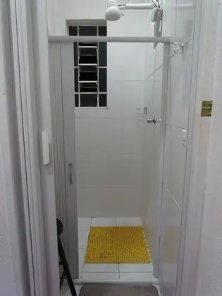 Standard Tek Büyük veya İki Ayrı Yataklı Oda, Ortak Banyo