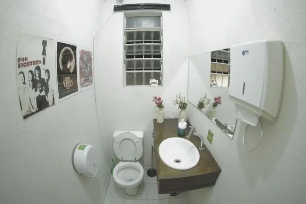 Standard Tek Büyük veya İki Ayrı Yataklı Oda, Ortak Banyo