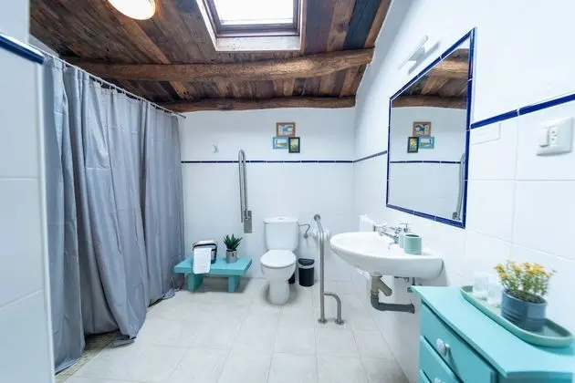 Tek Büyük Yataklı Oda, 2 Tek Kişilik Yatak (1. Pedrafita do Cebreiro)