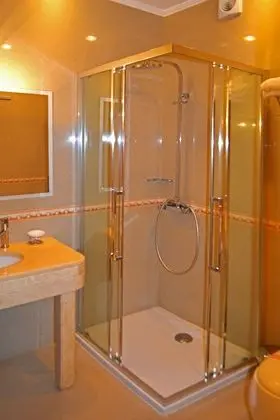 Deluxe Tek Büyük Yataklı Oda, 1 Büyük (Queen) Boy Yatak, Engellilere Uygun