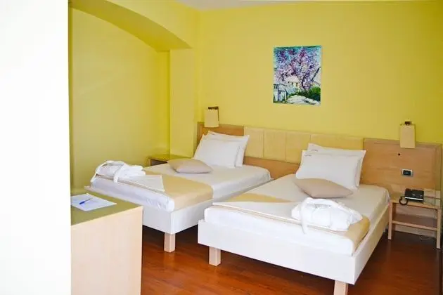 İki Ayrı Yataklı Oda, 2 Tek Kişilik Yatak, Sigara İçilmez