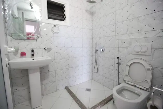 Üç Kişilik Oda, Balkon