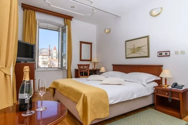 Superior Tek Büyük Yataklı Oda, Şehir Manzaralı