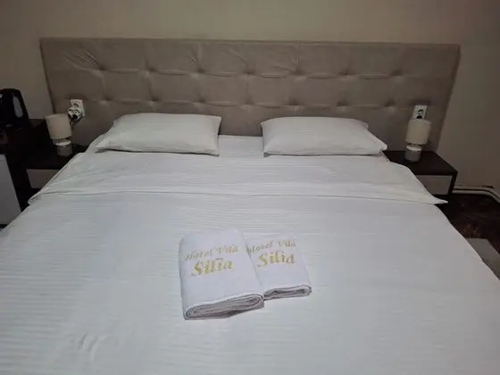 Üç Kişilik Oda