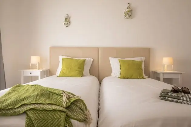 Deluxe Tek Büyük veya İki Ayrı Yataklı Oda, 1 Yatak Odası, Ortak Banyo, Havuz Manzaralı