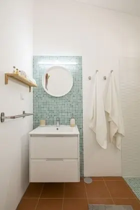 Deluxe Tek Büyük veya İki Ayrı Yataklı Oda, 1 Yatak Odası, Ortak Banyo, Havuz Manzaralı