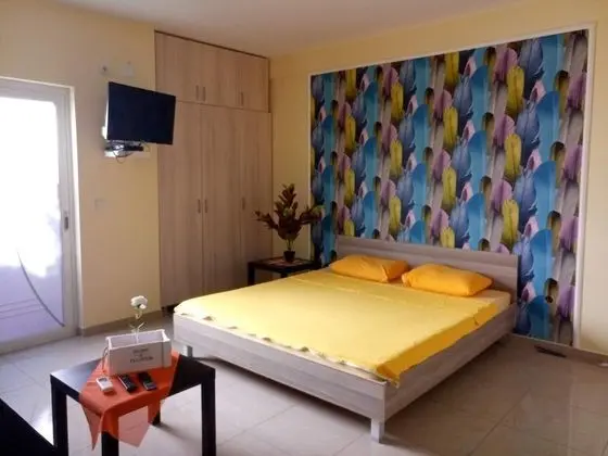 Stüdyo, Göl Manzaralı