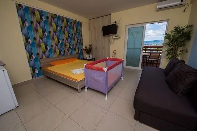 Stüdyo, Göl Manzaralı