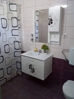 Stüdyo, Göl Manzaralı