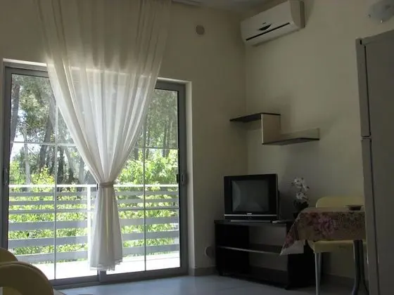 Apart Daire, 1 Yatak Odası, Balkon, Bahçe Manzaralı