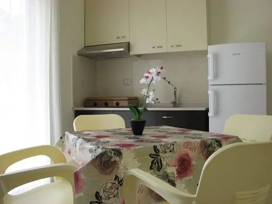 Apart Daire, 1 Yatak Odası, Balkon, Bahçe Manzaralı