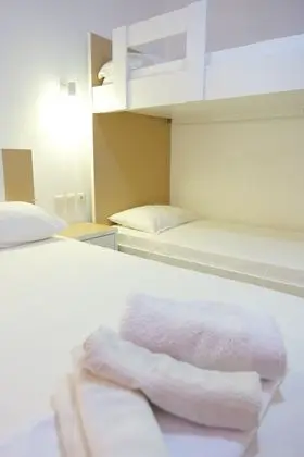 Deluxe Dört Kişilik Oda