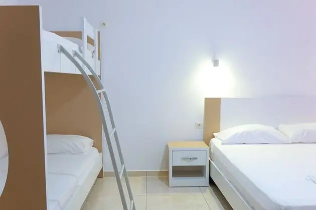 Deluxe Dört Kişilik Oda