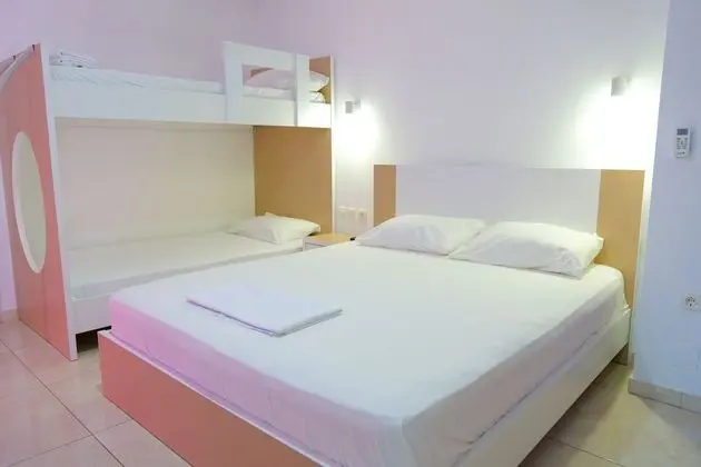 Deluxe Dört Kişilik Oda