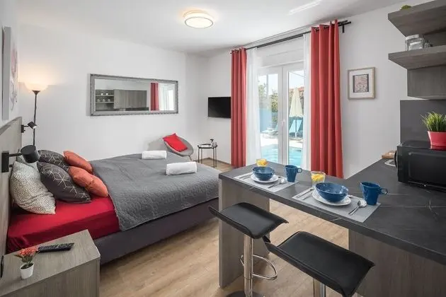 Traditional Stüdyo Süit