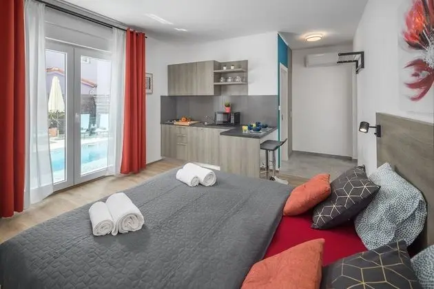 Traditional Stüdyo Süit