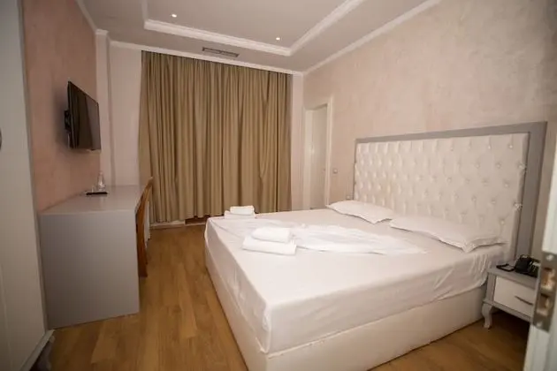 Basic Tek Büyük Yataklı Oda