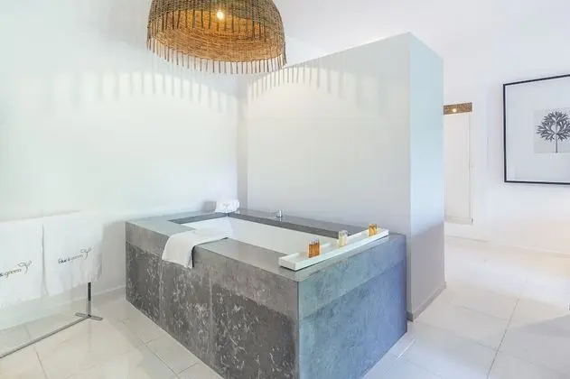 Junior Süit (Emotion)