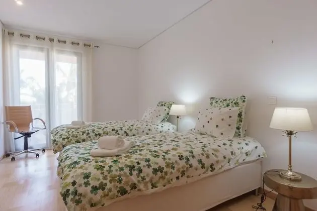 Apart Daire, 2 Yatak Odası, Teras, Havuz Manzaralı