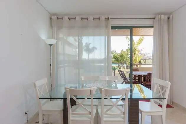 Apart Daire, 2 Yatak Odası, Teras, Havuz Manzaralı