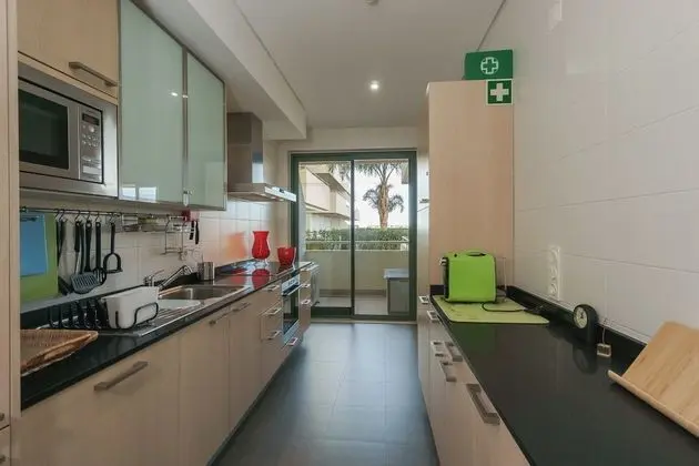 Apart Daire, 2 Yatak Odası, Teras, Havuz Manzaralı