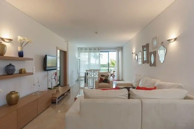 Apart Daire, 2 Yatak Odası, Teras, Havuz Manzaralı