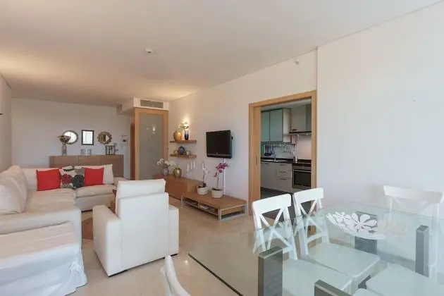 Apart Daire, 2 Yatak Odası, Teras, Havuz Manzaralı