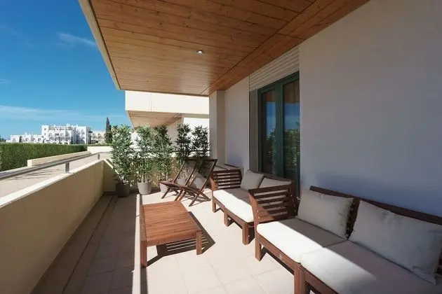 Apart Daire, 2 Yatak Odası, Teras, Havuz Manzaralı