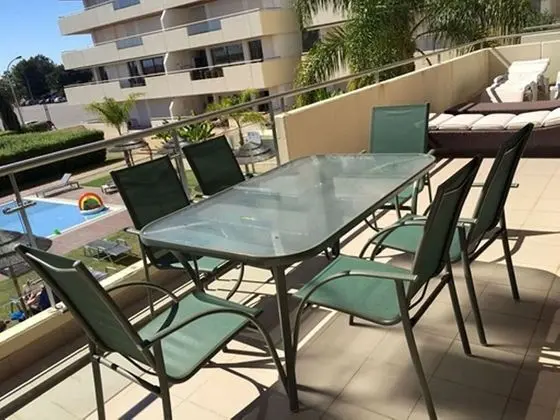 Apart Daire, 2 Yatak Odası, Teras, Havuz Manzaralı