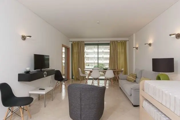 Apart Daire, 1 Yatak Odası, Teras, Havuz Manzaralı