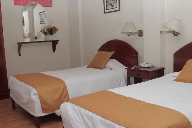 Tek Büyük Yataklı Oda, 2 Tek Kişilik Yatak