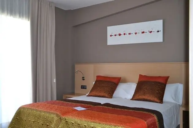 Comfort Tek Büyük veya İki Ayrı Yataklı Oda