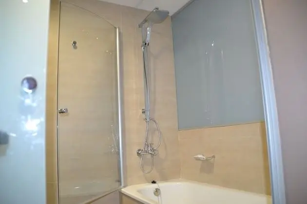 Comfort Tek Büyük veya İki Ayrı Yataklı Oda