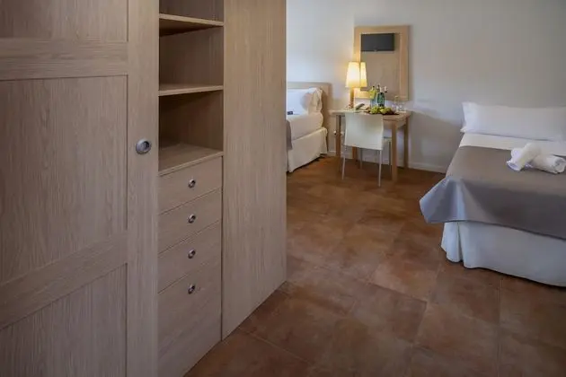 Comfort Tek Büyük Yataklı Oda, Teras, Bahçeli