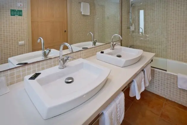 Comfort Üç Kişilik Oda, Teras, Bahçeli