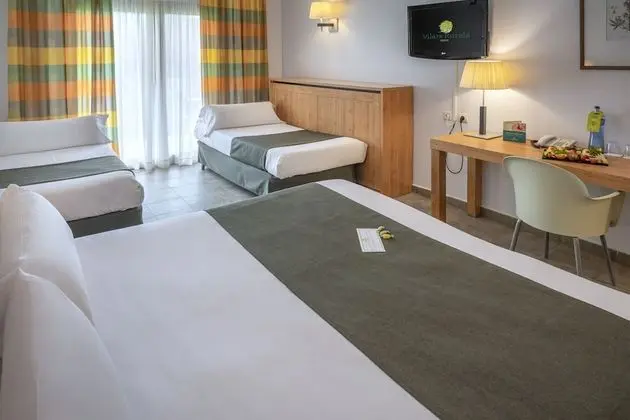 Dört Kişilik Oda (2 adultos y 2 niños)