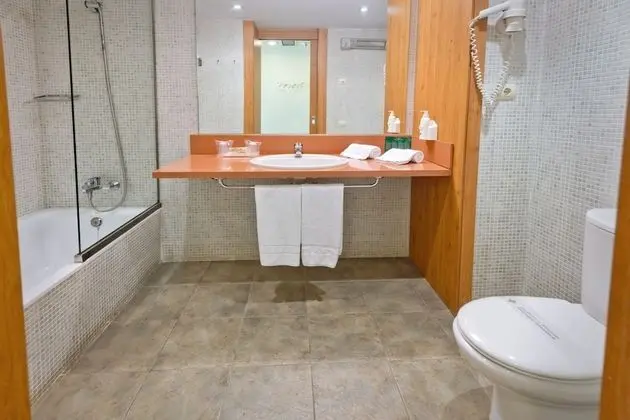 Dört Kişilik Oda (2 adultos y 2 niños)