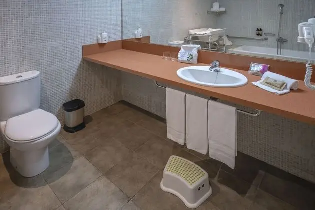 Üç Kişilik Oda (2 Adultos y 1 Niño)