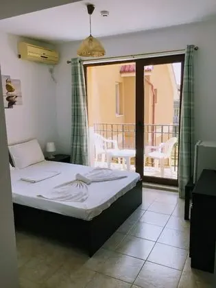 Tek Büyük Yataklı Oda, Balkon