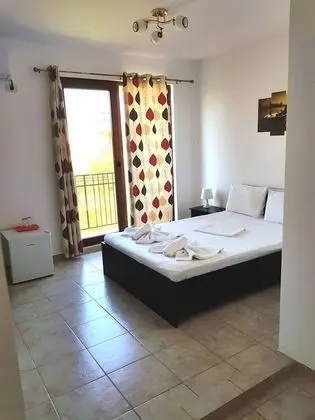 Tek Büyük Yataklı Oda, Balkon