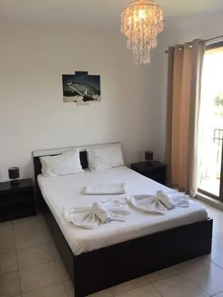 Tek Büyük Yataklı Oda, Balkon