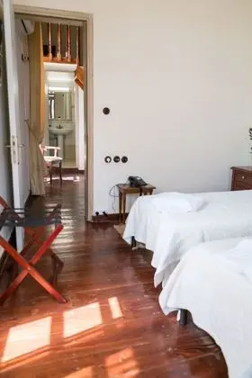 Üç Kişilik Oda