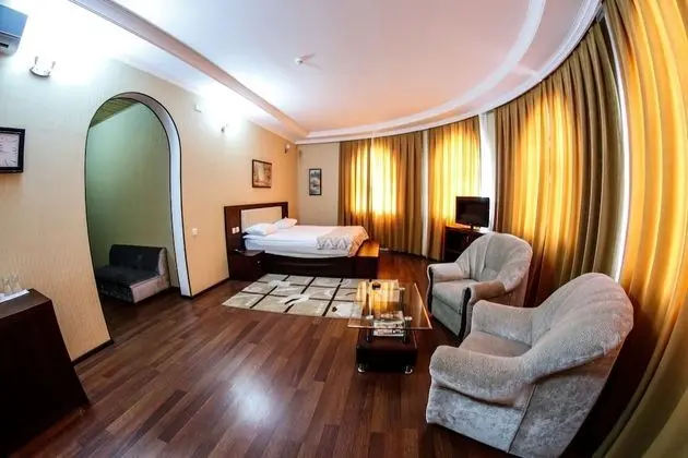 Deluxe Tek Büyük Yataklı Oda