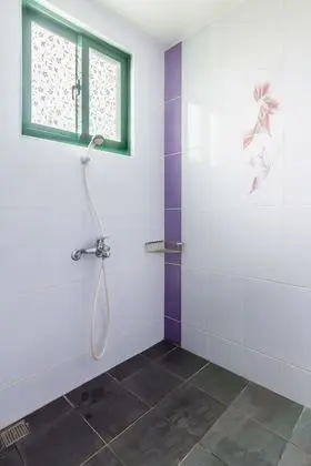 Deluxe Kulübe, Bahçeli