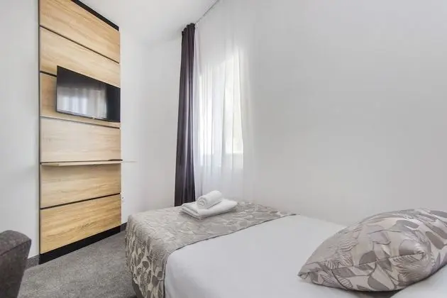 Superior Tek Büyük veya İki Ayrı Yataklı Oda