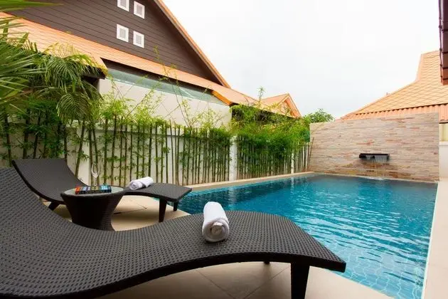 Villa Three Bedrooms Three Bathrooms