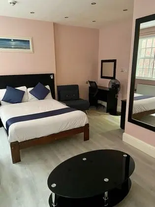 Deluxe Tek Büyük Yataklı Oda