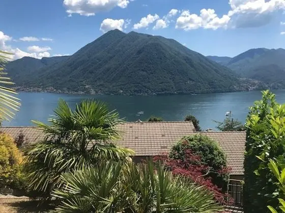 Villa, 2 Yatak Odası, Göl Manzaralı, Bahçeli