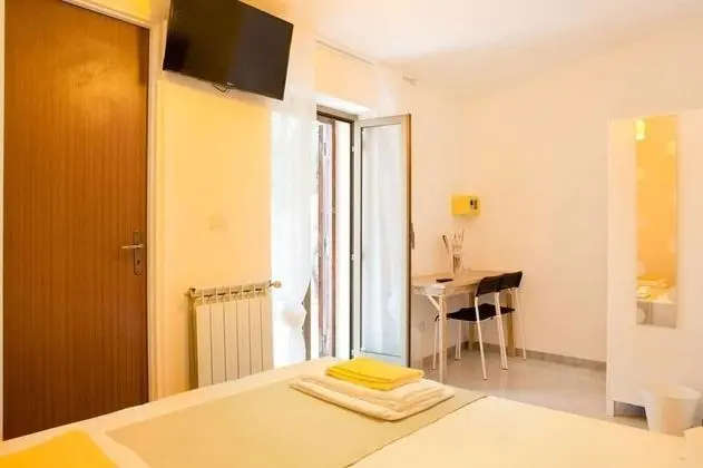 Tek Büyük Yataklı Oda, Özel Banyo, Bahçe Manzaralı