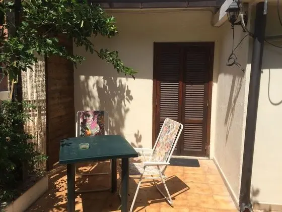 Tek Büyük Yataklı Oda, Özel Banyo, Bahçe Manzaralı